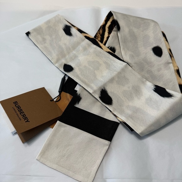 NWT Burberry London Reversible Silk Animal Print Long Bandeau Scarf - Picture 4 of 11